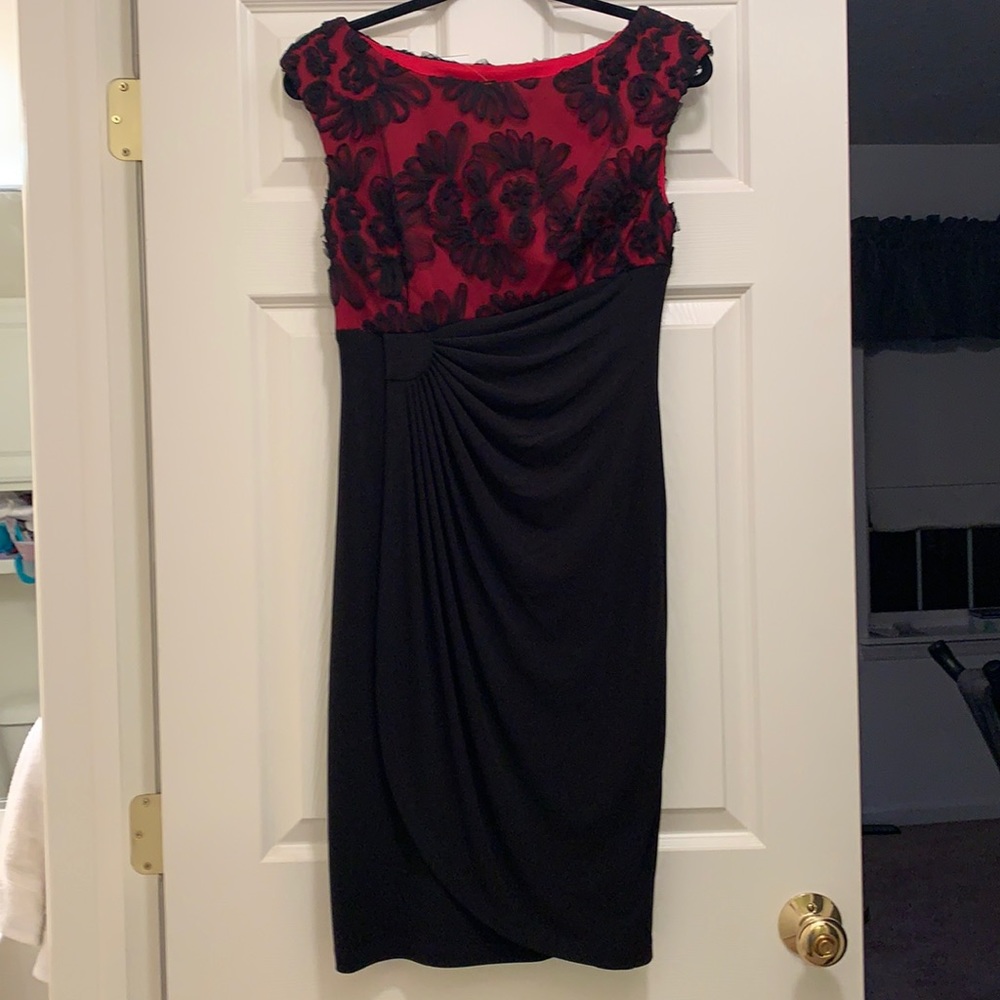 Macy’s cocktail dress. Size 6. Never worn